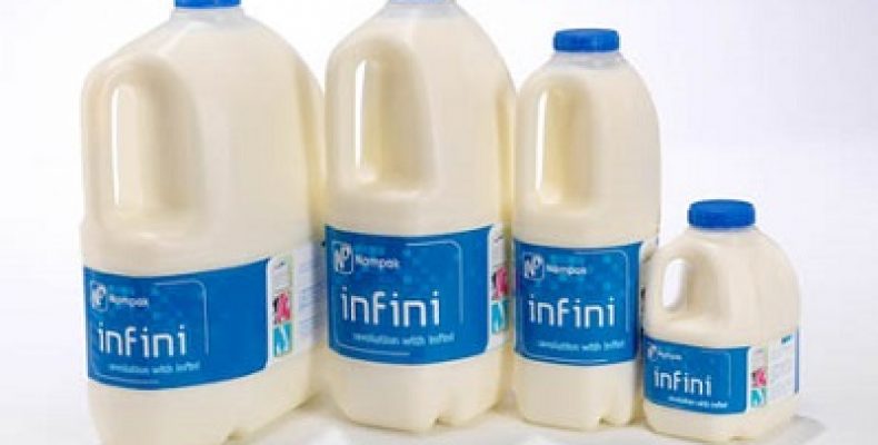 “Барнаульский молочный комбинат” начал разливать молоко в “семейную” упакову